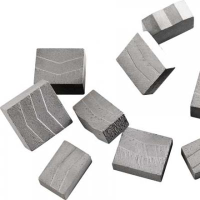 Segment za rezanje blokov in rezilo za granit