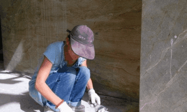 How to use marble caulking agent