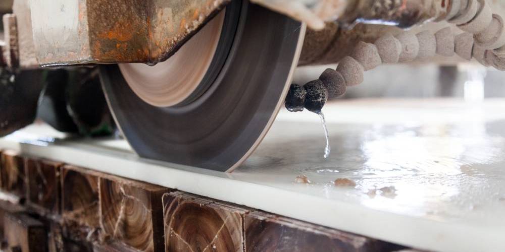 Machine cutting